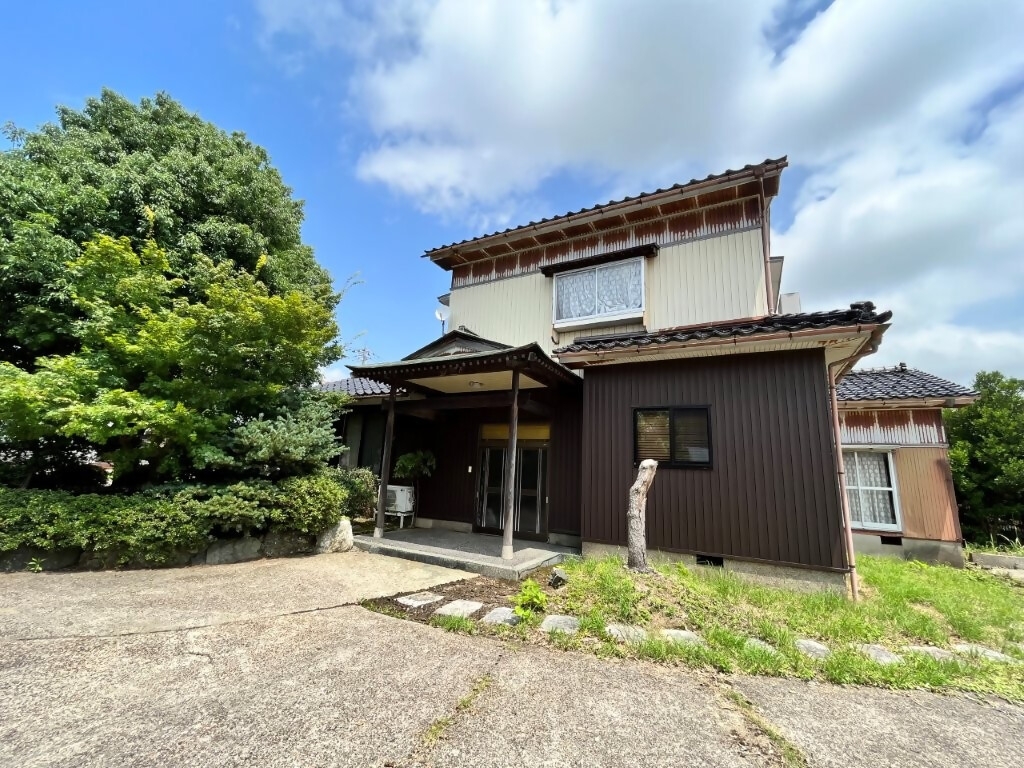 Maison à Oyabe, Toyama
